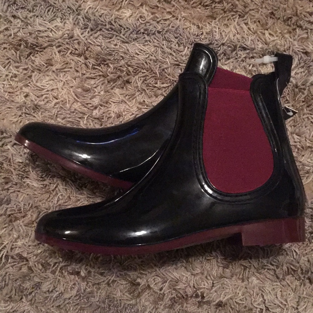 New Henry Ferrera Boots